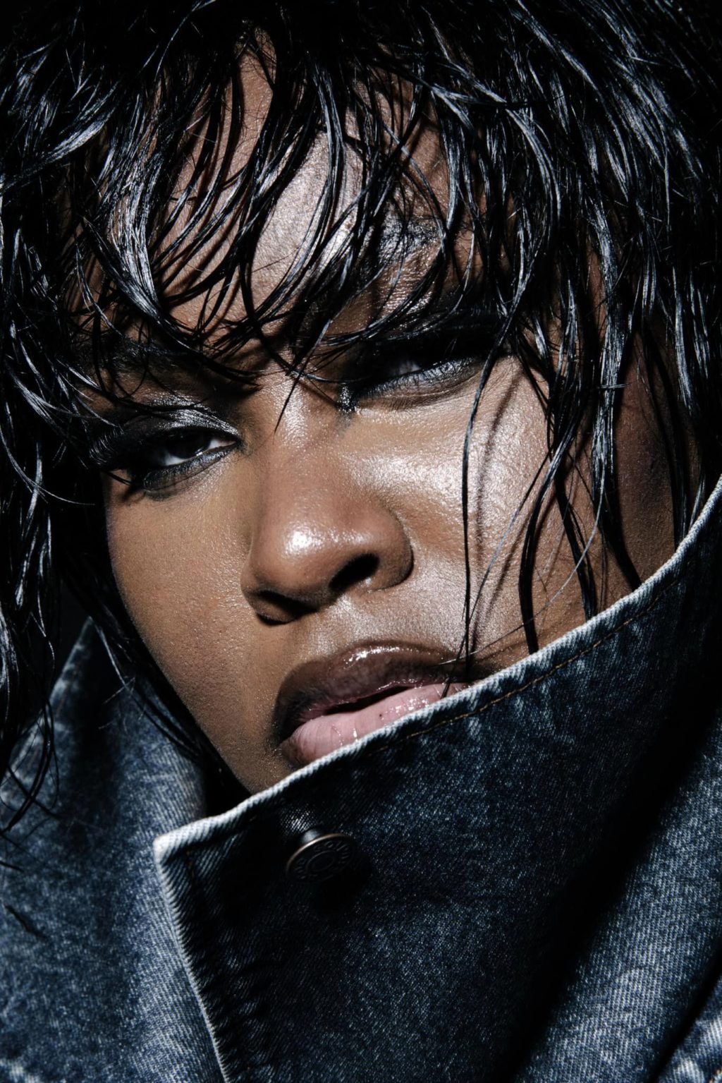 Título: “Alibi” Agita Redes Sociais e Almeja o Primeiro Lugar no Top 50 Global do Spotify