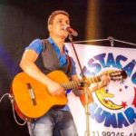Roger Ribeiro transforma mais de 20 anos de música em carreira marcada pelo forró, poesia e referências nordestinas